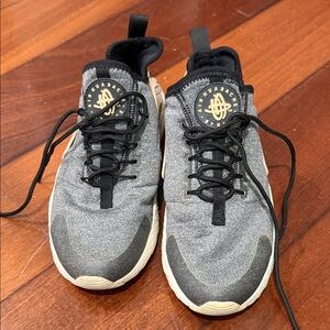 Nike Grey and Black Athletic Sneakers with Cream Sole